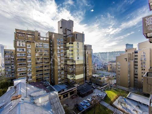 квартира за адресою Антоновича вул., 74