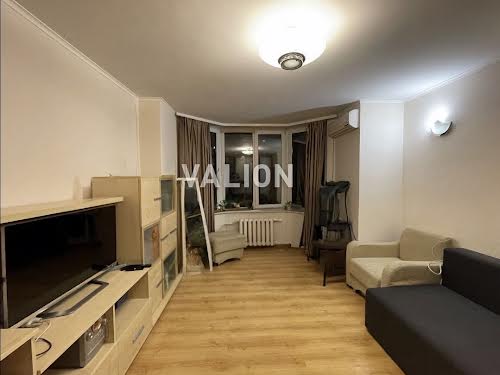 квартира за адресою Анни Ахматової вул., 35