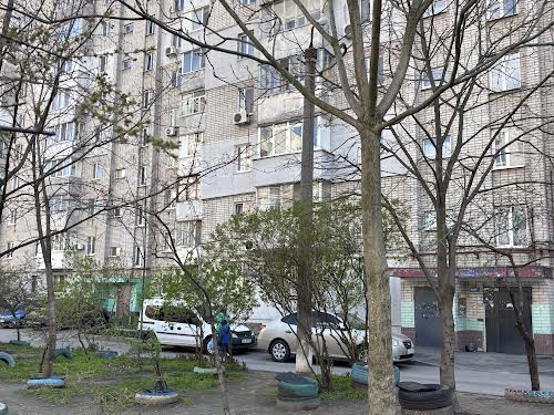 квартира по адресу Універсальна, 27