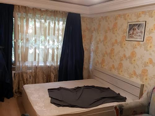 квартира за адресою Київ, Мілютенка вул., 16