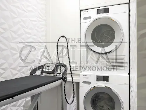 квартира за адресою Євгена Коновальця вул. (Щорса), 26-А