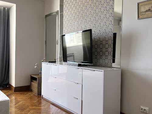 квартира за адресою Івана Мазепи вул. (Січневого Повстання), 12-Б