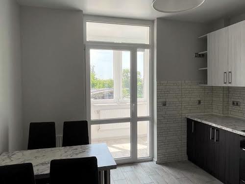 квартира за адресою Степана Бандери вул., 1е