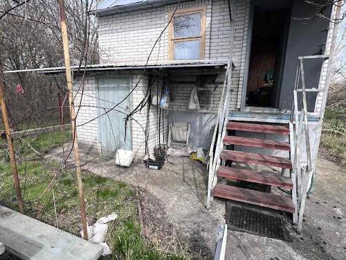 будинок за адресою Травнева 5