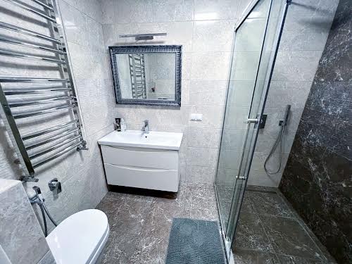 квартира за адресою Драгоманова вул., 1