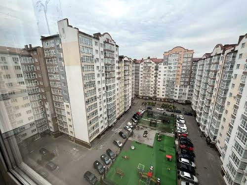 квартира за адресою Височана вул., 18
