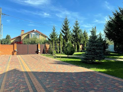 дом по адресу с. Погребы, Покровська