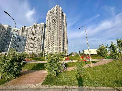 квартира по адресу Ревуцкого ул., 40-Г