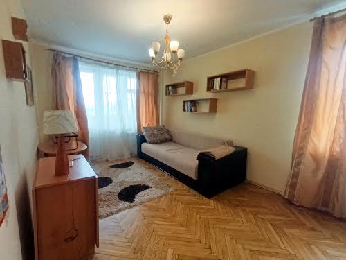 квартира за адресою Наукова вул., 23
