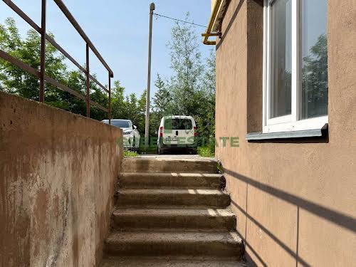 комерційна за адресою Львів, лисинецька, 2а
