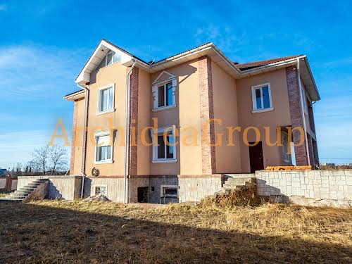 комерційна за адресою Незалежності вул., 24