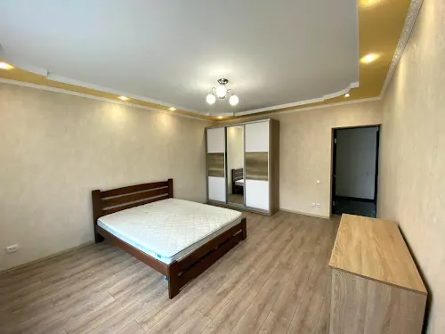 квартира за адресою Романа Андріюка, 7