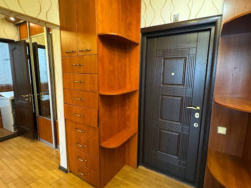 квартира за адресою Автозаводська вул., 81
