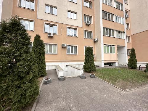 комерційна за адресою Горького, 5 В