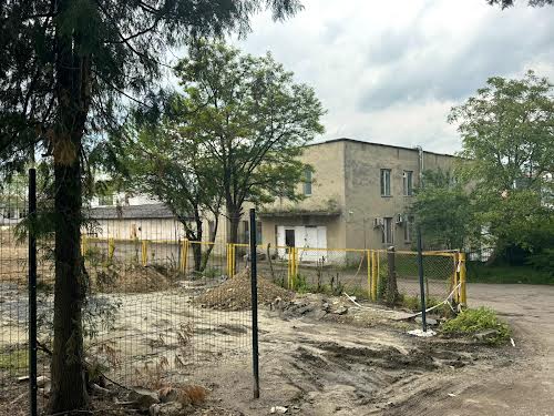 комерційна за адресою Івана Мазепи вул., 14