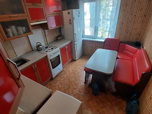 квартира за адресою Космонавтів вул., 146б