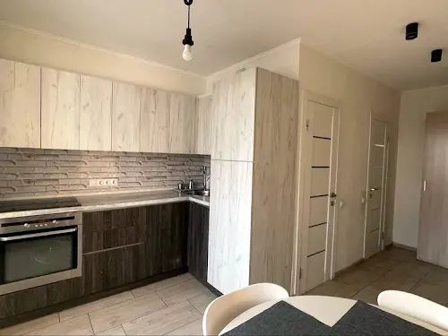 квартира за адресою Ревуцького вул., 21