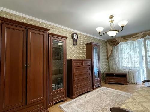 квартира за адресою Довженка вул., 5