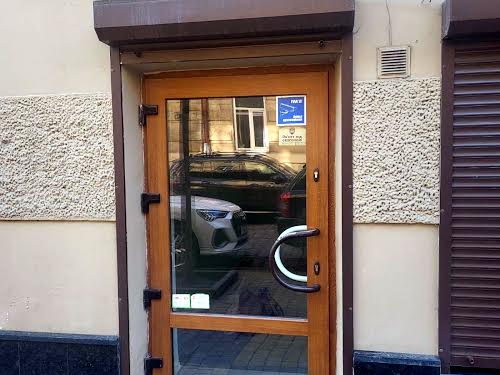 комерційна за адресою Глибока вул., 10