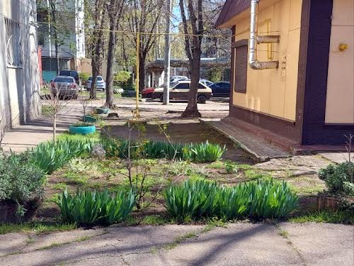 коммерческая по адресу Космонавтов ул., 31