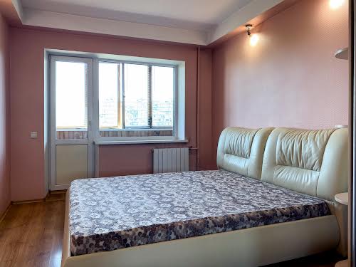 квартира за адресою Братиславська вул., 4