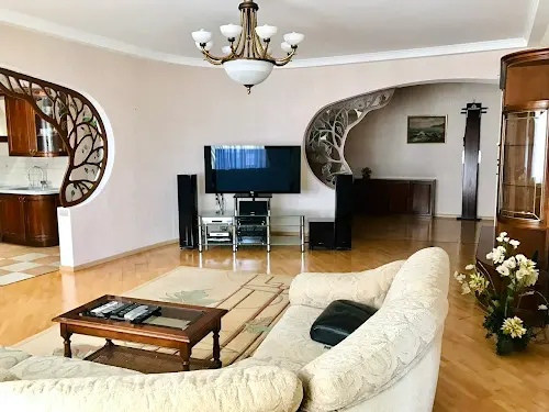квартира за адресою Андрія Верхогляда вул. (Михайла Драгомирова), 4