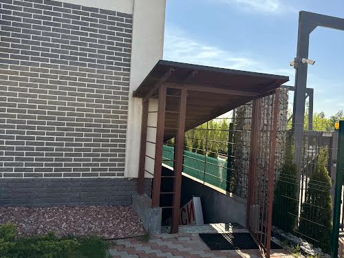 комерційна за адресою Центральна вул., 51в
