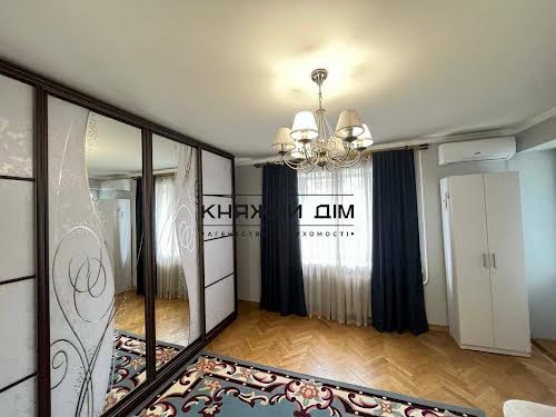 квартира за адресою Машинобудівна вул., 8