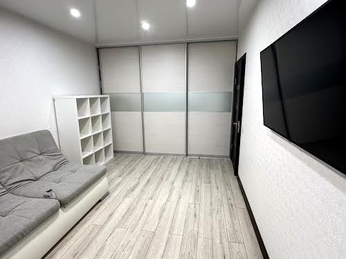 квартира за адресою Академіка Глушкова просп., 55