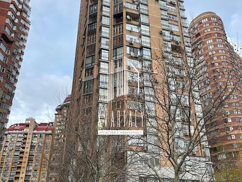 квартира за адресою Коновальца Евгения, 32в