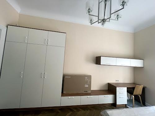 квартира за адресою Степана Бандери вул. (), 2