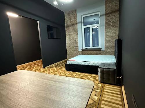 квартира за адресою Шота Руставелі вул., 8а