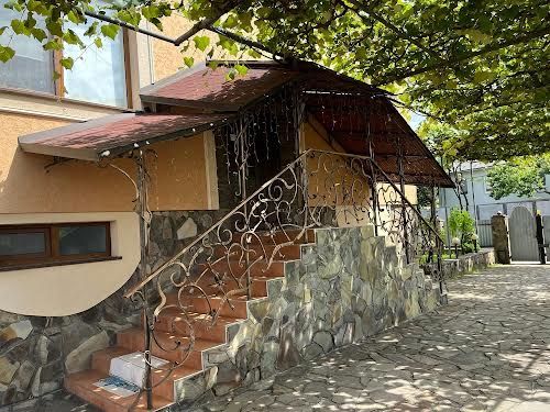 будинок за адресою с. Циганівці, Центральна, 20