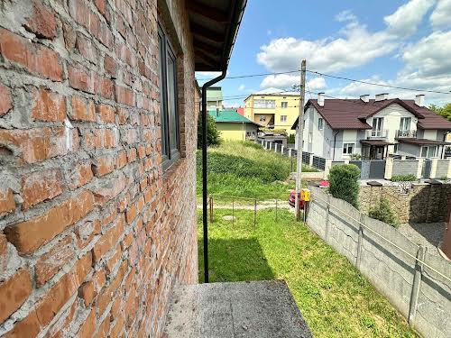 будинок за адресою Івана Огієнка вул.