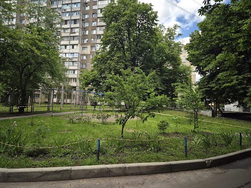 квартира за адресою Композитора Лятошинського вул., 8
