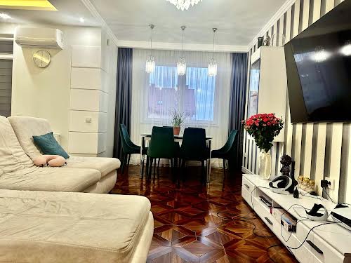 квартира по адресу Героїв Крут ул., 3