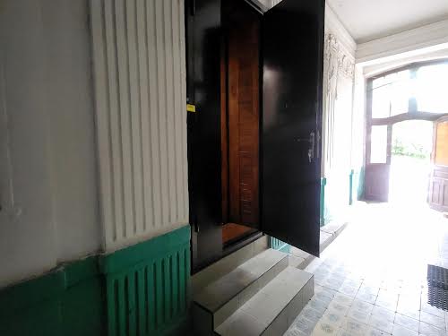 коммерческая по адресу Шептицких ул., 41