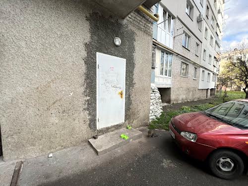 коммерческая по адресу вул. Перемоги, 54