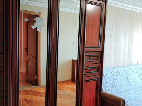 квартира за адресою Світла вул. (Будьонного), 4