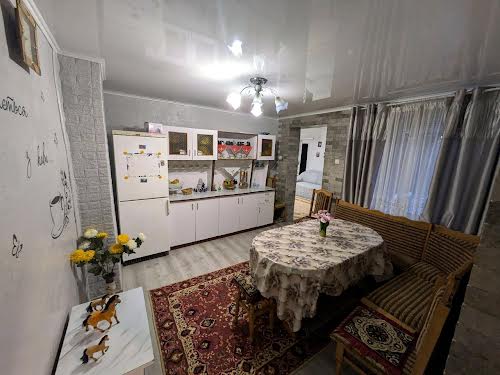 будинок за адресою с. Руське Поле, Лазівська, 83