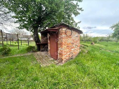 будинок за адресою с. Великі Сорочинці, Центральна, 1