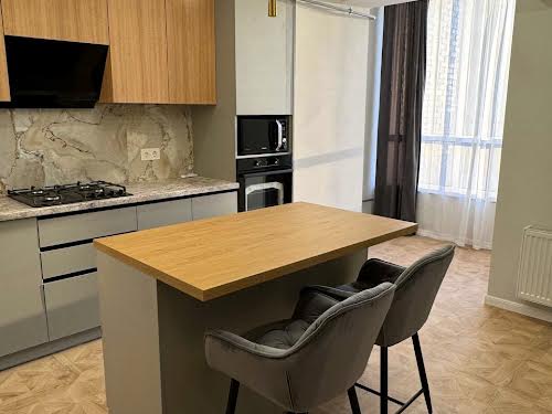 квартира за адресою Домбровського вул., 75