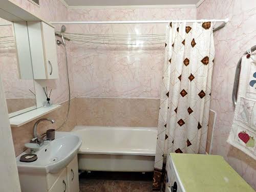 квартира за адресою Євгена Чикаленка вул., 68а