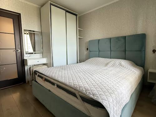 квартира за адресою Івасюка вул., 21