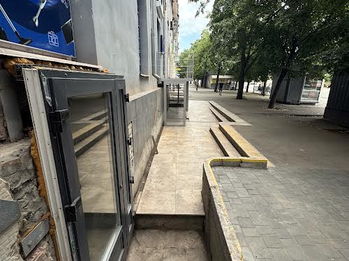 комерційна за адресою Поштовий просп. (Карла Маркса), 48