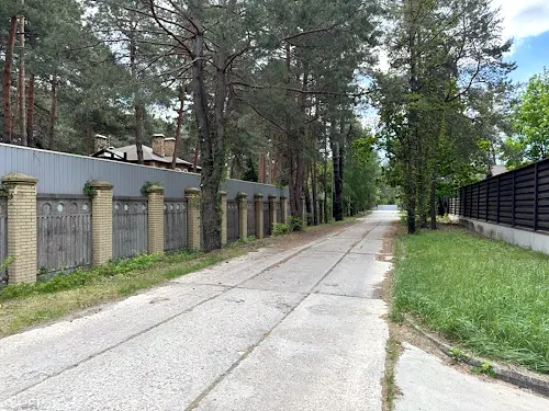 участок по адресу Анатолия Соловьяненко ул.