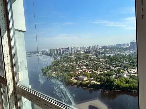 квартира за адресою Зарічна вул., 8