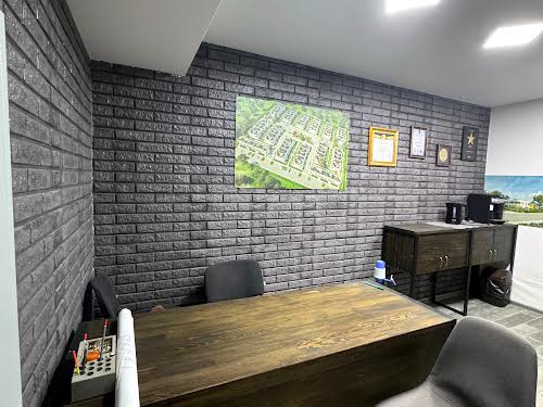 комерційна за адресою Центральна вул., 51в