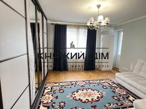 квартира за адресою Машинобудівна вул., 8