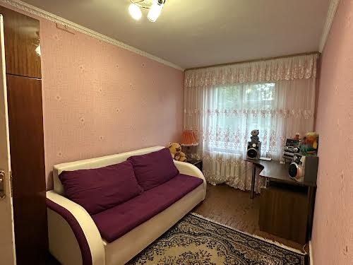 квартира за адресою Космонавтів вул., 14б
